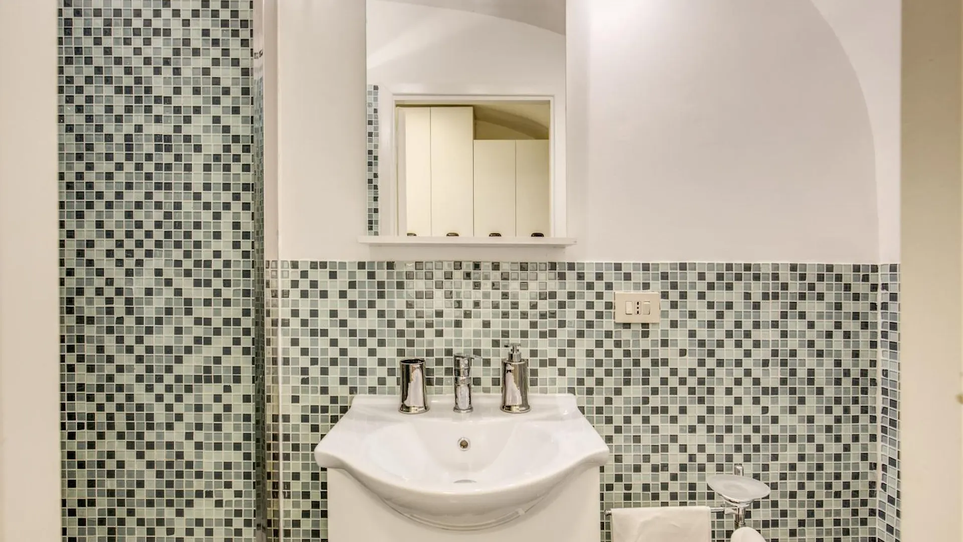 Cozy Flat In Front Of Fori Imperiali Apartment Rome