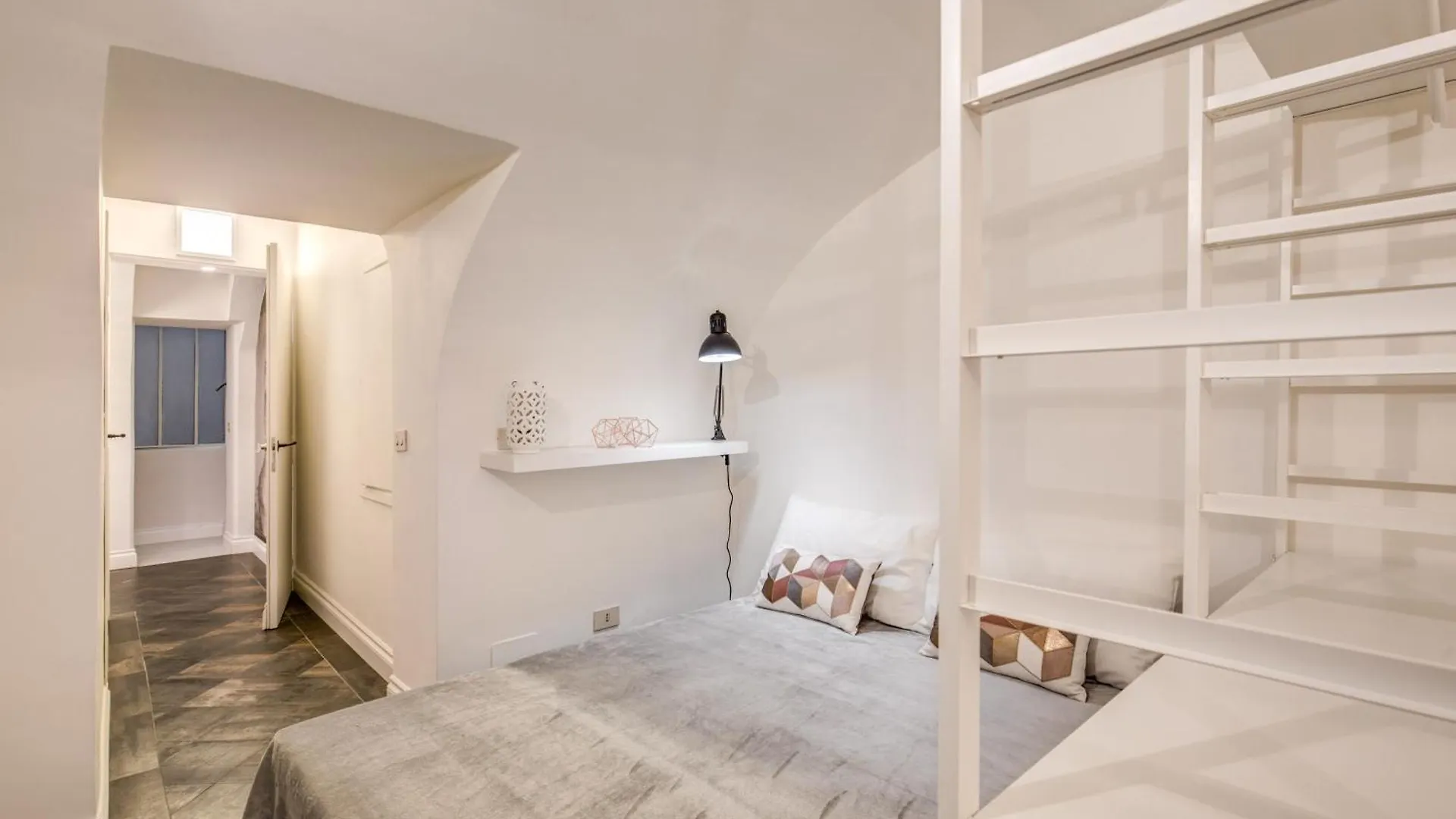 Cozy Flat In Front Of Fori Imperiali Apartment Rome 0*,  Italy