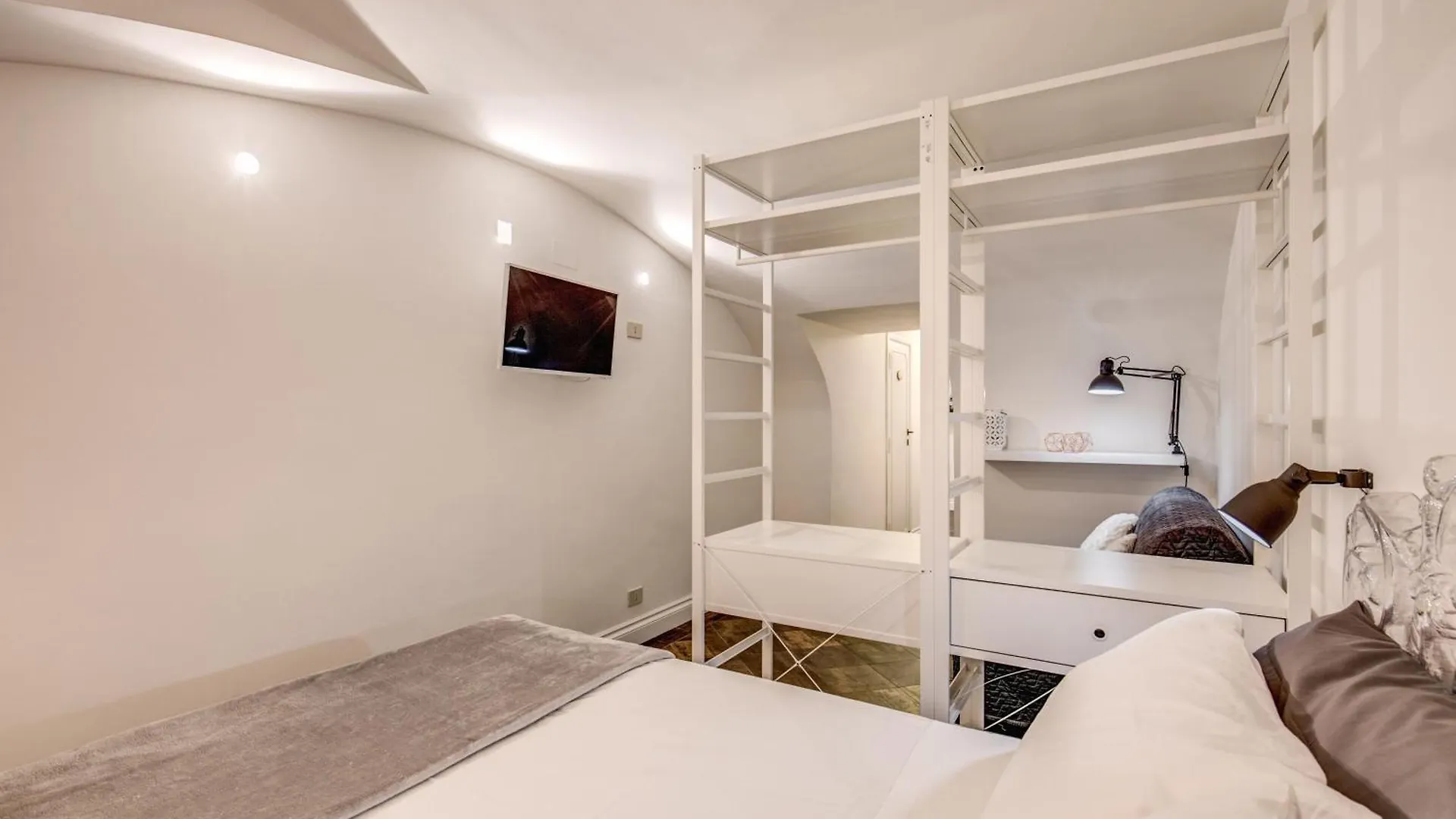 Cozy Flat In Front Of Fori Imperiali Apartment Rome